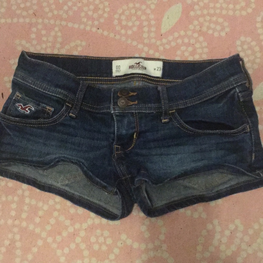 Hollister shorts- jeans